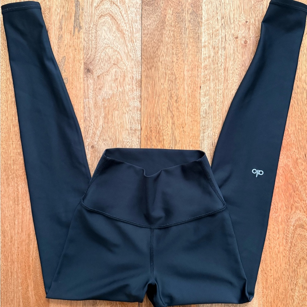 ALO Yoga Airlift High-Waist Leggings - XS, Black